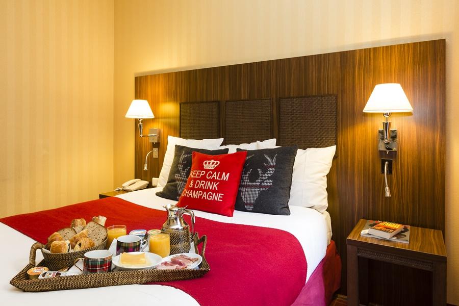Hotel Brittany Paris Bagian luar foto
