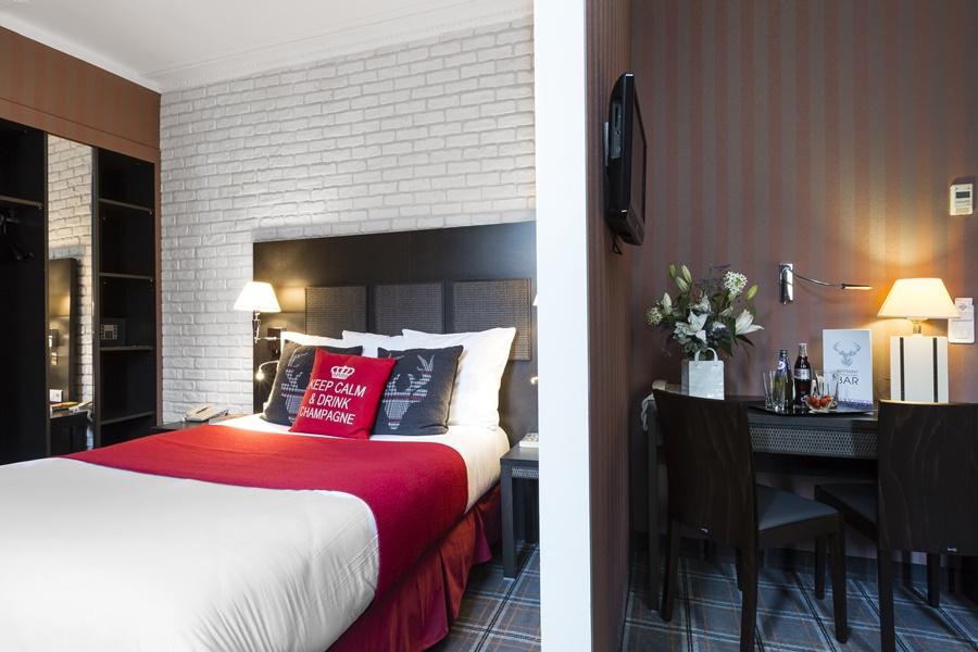 Hotel Brittany Paris Bagian luar foto